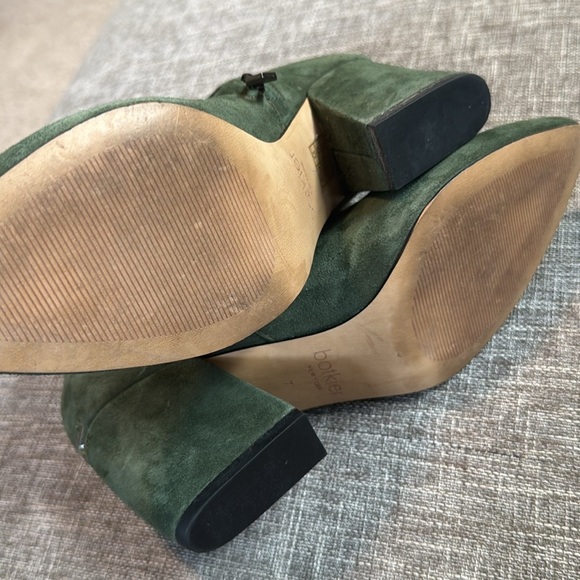 Botkier Women's green  Toe Suede Mid Heel Ankle Boot Bootie - Picture 9 of 11